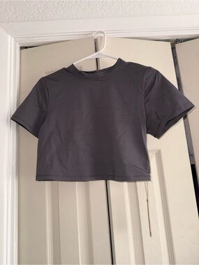 SKIMS Charcoal Gray Cropped Short Sleeve Top